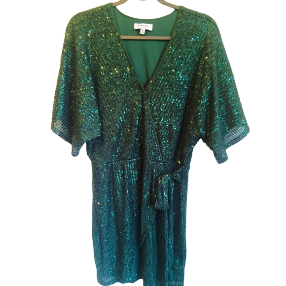 Gilli Dresses & Skirts - Gilli Emerald Sequin Wrap Dress